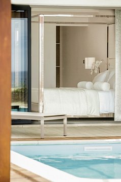 Hotelzimmer mit Pool