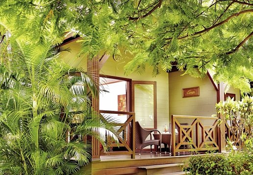 Hölzerne Veranda der Bungalows