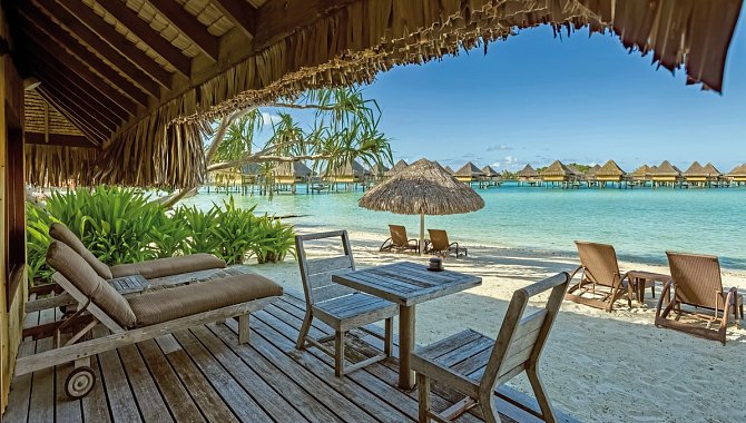 Veranda am Strand mit Blick auf das Meer