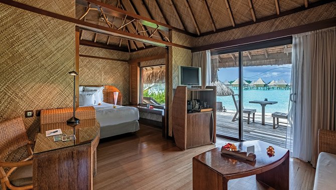 Hotelzimmer mit Blick auf das Meer