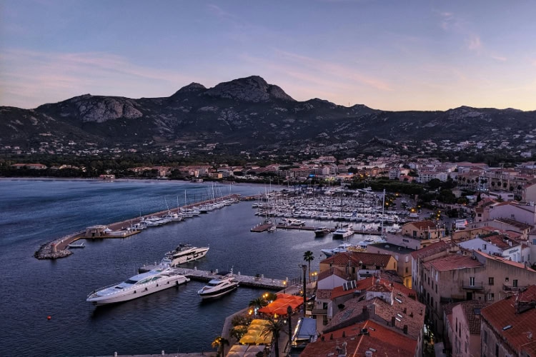 Calvi bei Sonnenuntergang