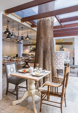 Gedecketer Tisch für 2