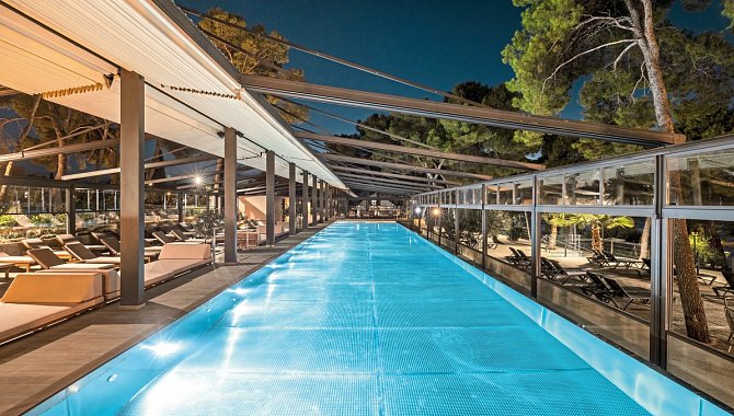 Überdachung des Pools verschiebbar