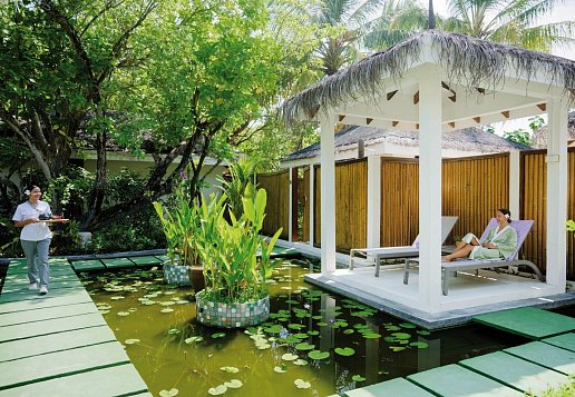 Gartenanlage mit kleinem Teich