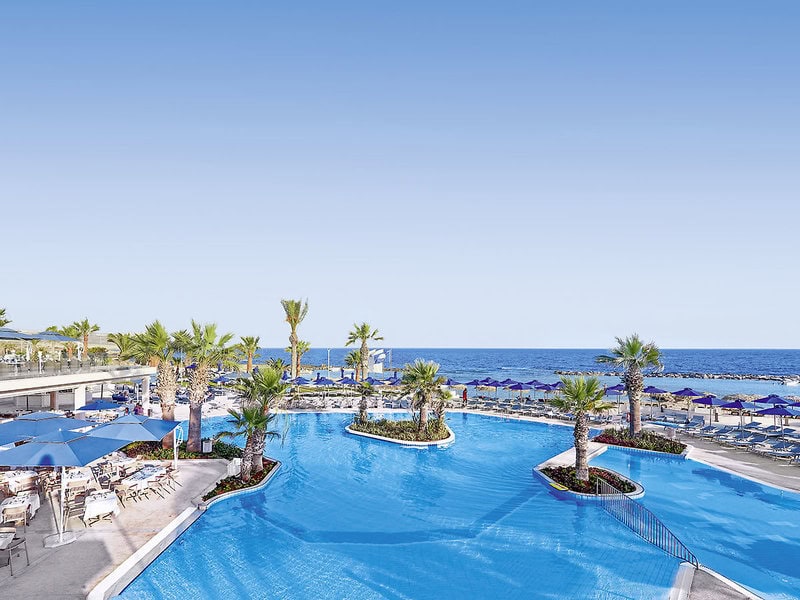 Pool mit Außenanlage